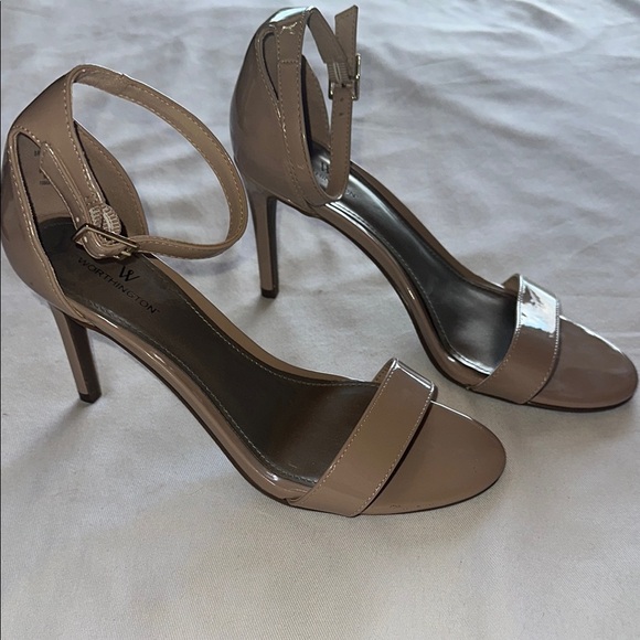 Elegant Tan Women's Heels - Picture 3 of 4